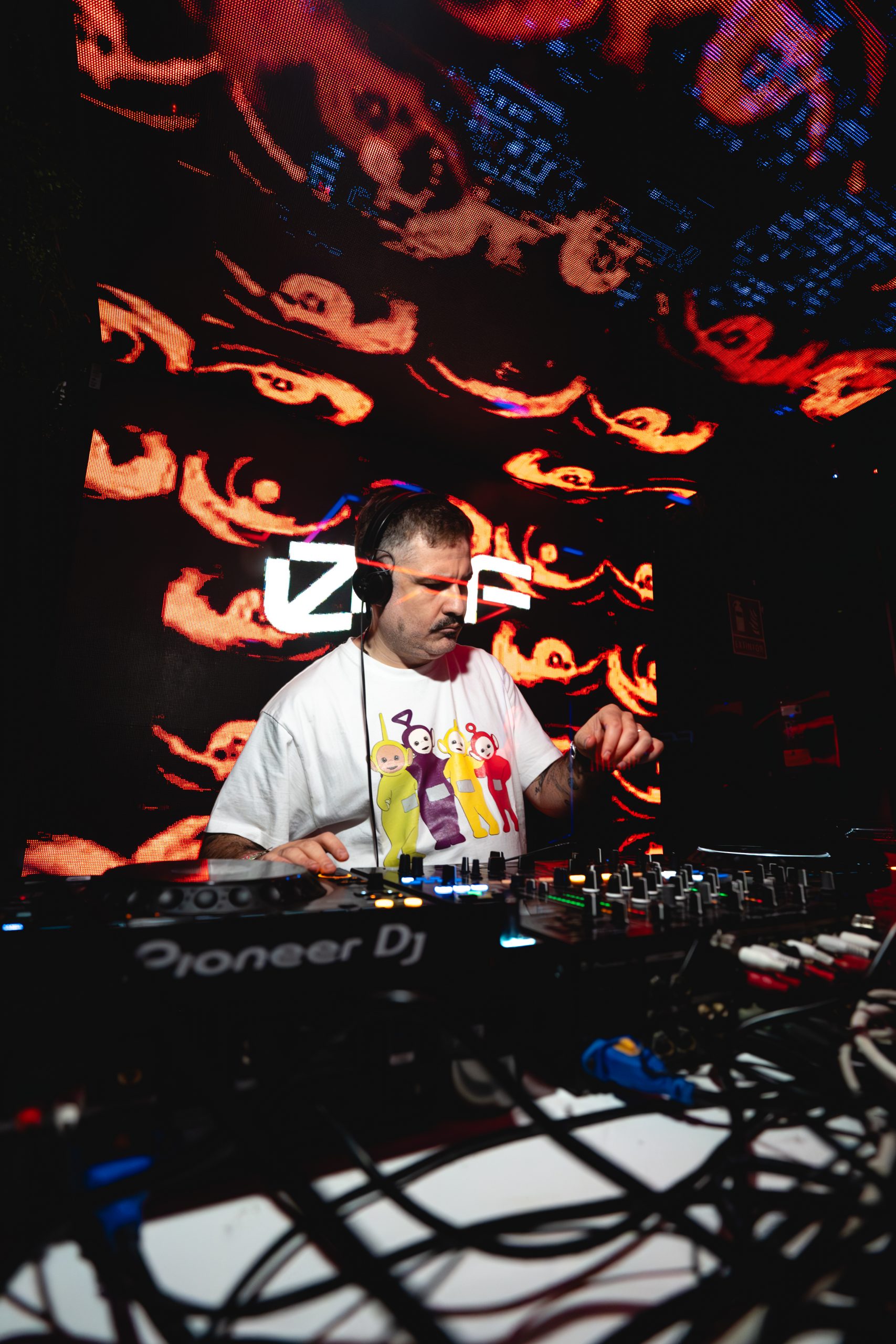 DSC09117-Enhanced-NR