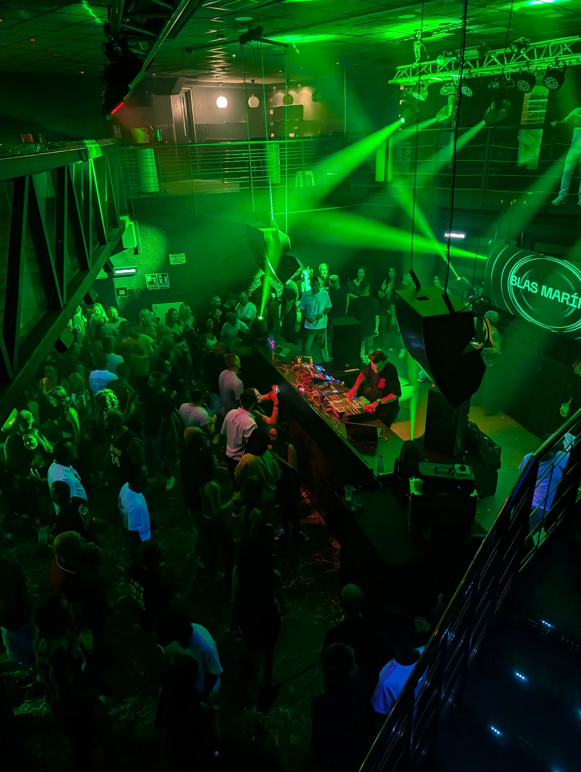 PXL_20251004_233626702.NIGHT_11zon